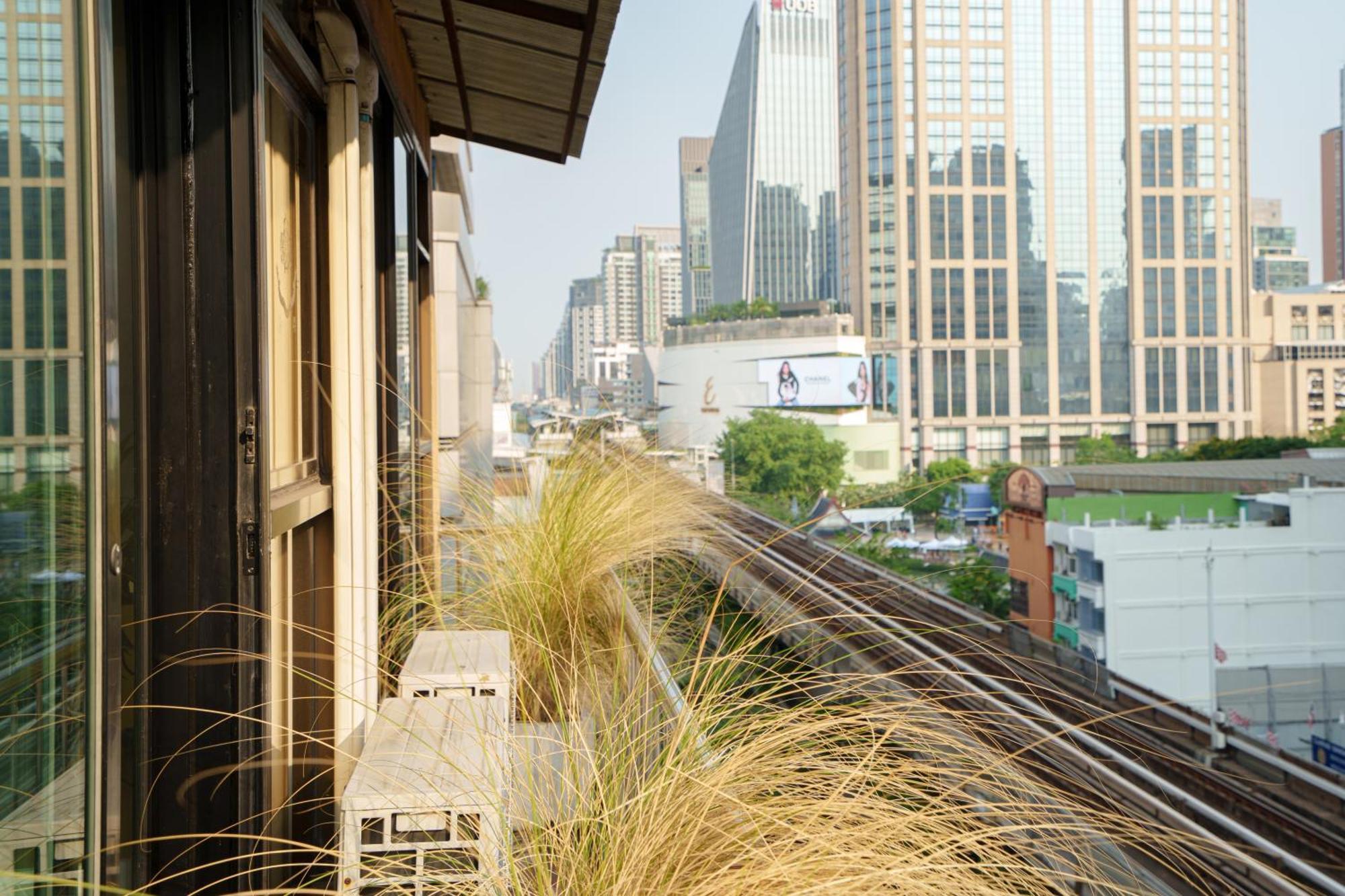 Gecko Eye Hotel Bangkok Exterior photo